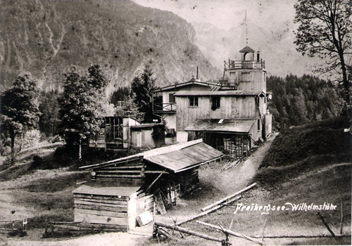 1900